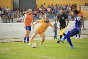 PERNAMBUCANO: Retrô vence Maguary e volta ao G-2