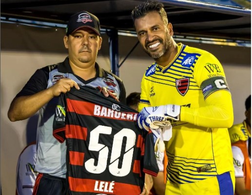 Lelé completa 50 jogos no comando do Oeste