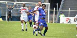 São Caetano 1 x 3 Oeste - Azulão perde em casa e corre riscos