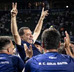 No dia do aniversário do presidente, torcida do Água Santa ganha vaga na Copa do Brasil de presente