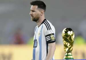 Messi recebe homenagem da federação argentina com nome em novo CT da seleção