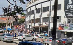 Torcida da Ponte Preta esgota carga extra e quase 14 mil ingressos são vendidos