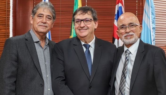 Presidente da Ponte Preta faz visita ao Tribunal Regional do Trabalho