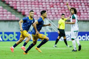 PERNAMBUCANO: Retrô derrota Salgueiro e segue próximo ao G-2