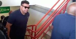 Cruzeiro 0 x 2 América - Raposa quase fora e Ronaldo é xingado