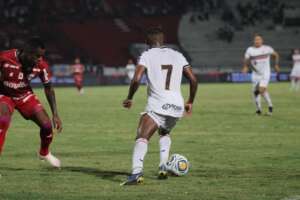 PERNAMBUCANO: Três jogos movimentam fim de semana