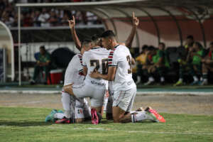 Santa Cruz 3 x 1 Sampaio Corrêa - Cobra venenosa bate Tubarão