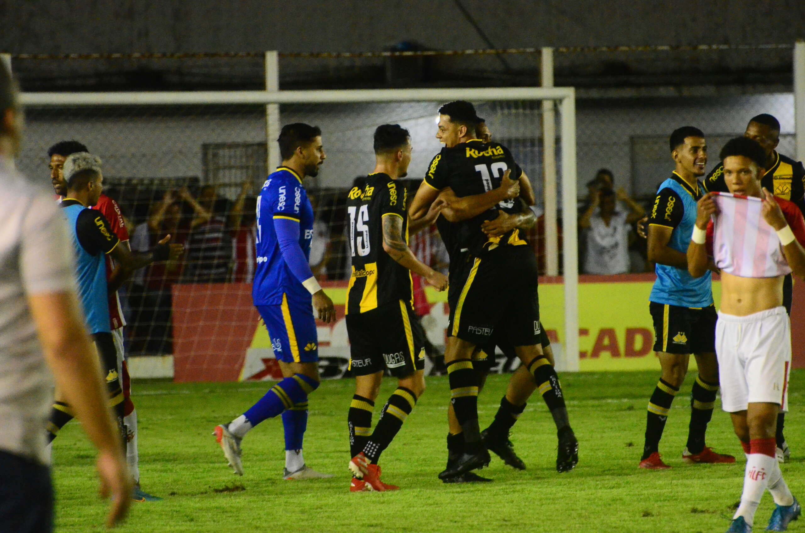 12 X 1 - Não, isso não é o placar de um jogo de futebol!