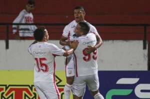 PERNAMBUCANO: Náutico goleia Íbis e assume a vice-liderança