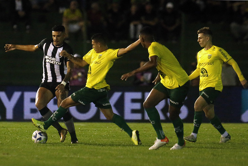 Botafogo-RJ 2 x 0 Ypiranga-RS - Com reservas, Fogão confirma vaga às oitavas