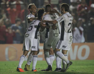 Brasil de Pelotas-RS 1 x 1 Atlético-MG - Galo arranca empata com gol no fim e avança