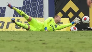 Marcelo Lomba diz que time do Palmeiras precisa levantar a cabeça após derrota na Libertadores