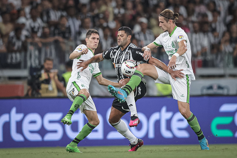 Atlético on X: ⚫⚪ FIM DE JOGO NO MINEIRÃO! GALO VENCE O AMÉRICA DE CALI  POR 2 A 1 E AGORA SOMA 4 PONTOS NO GRUPO H DA LIBERTADORES!!! ⚽ DOIS GOLS