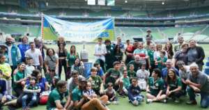 Crianças autistas fazem tour no Allianz Parque antes da final do Paulistão