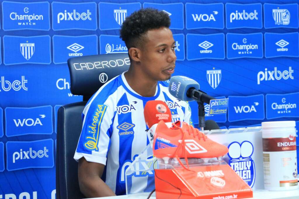 Série B: Welligton é apresentado e afirma: ‘Vim obcecado em colocar o Avaí na elite’