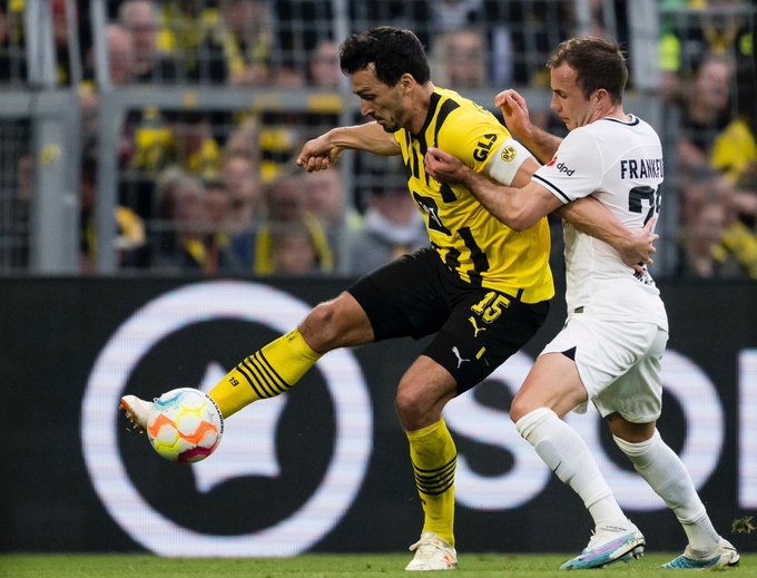 ALEMÃO: Borussia faz 1º tempo arrasador, goleia Eintracht Frankfurt e vira líder