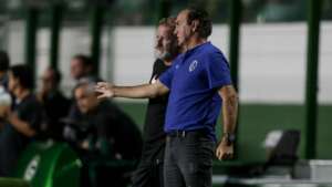 Técnico do time feminino do Corinthians nega ligação de manifesto com contratação de Cuca