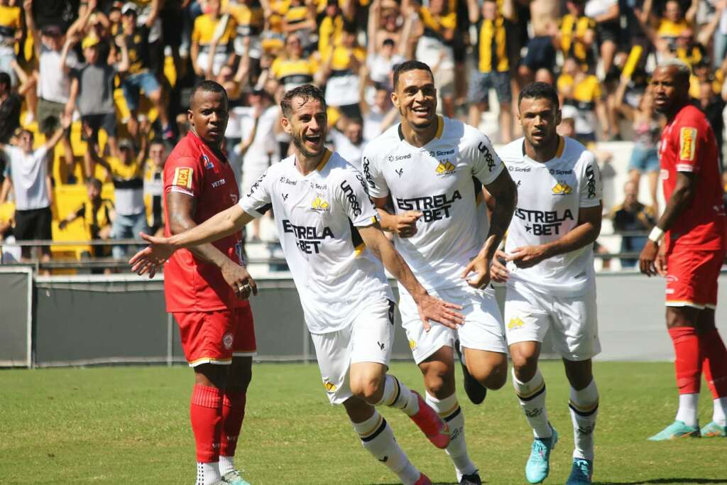 Série B: Mesmo vencendo na estreia, Tencati afirma que Criciúma está em ‘processo de mudança’