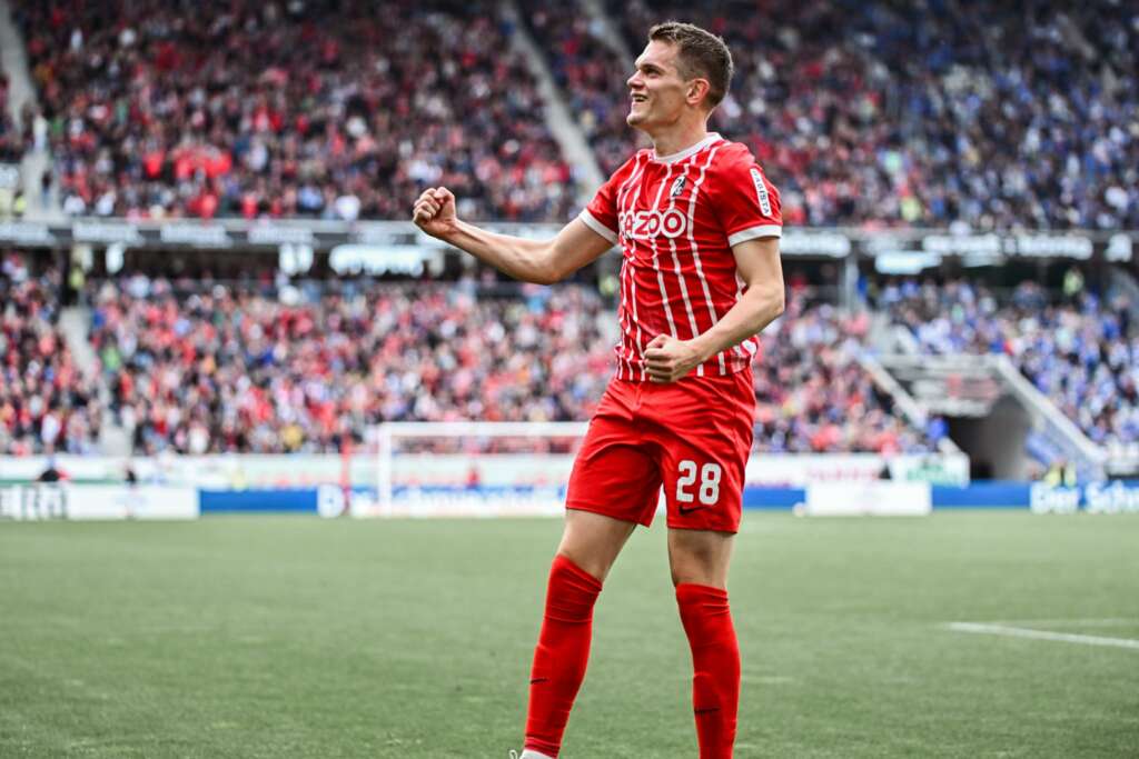 ALEMÃO: Freiburg goleia o Shalke 04 e entra na zona de classificação à Liga dos Campeões