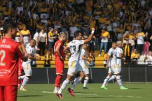 Criciúma 2 x 0 Tombense - Tigre vence com direito a gol-relâmpago