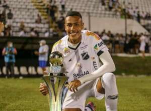 Segundona: Paulista acerta empréstimo de Ferreirinha e regulariza técnico Roberval Davino