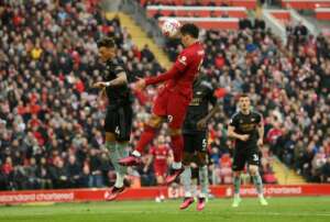 INGLÊS: Arsenal abre vantagem, mas deixa Liverpool empatar em jogo com 3 gols de brasileiros