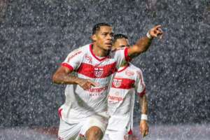 De olho na Série C, Figueirense encaminha chegada de atacante e empata jogo-treino