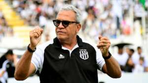 Série B: Hélio dos Anjos projeta reforços e vê Ponte Preta entre os melhores