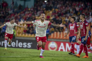 LIBERTADORES: Athletico-PR e Internacional estreiam com empates
