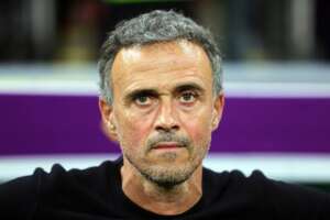 Técnico espanhol que CBF sondou para seleção viaja para fechar com Chelsea