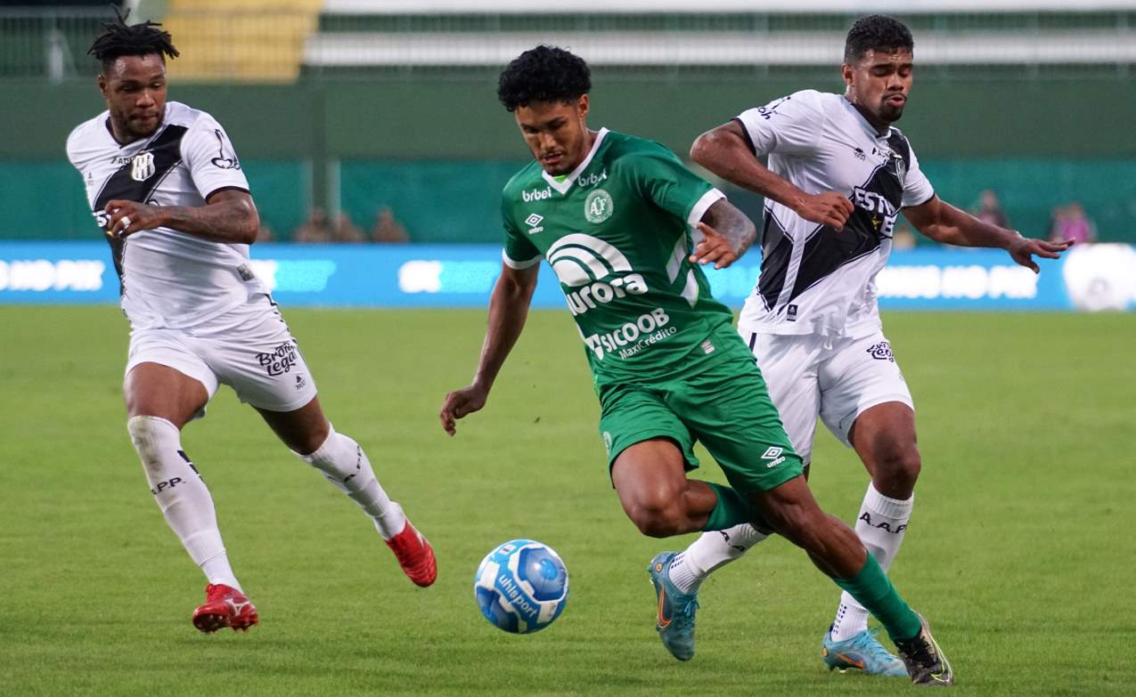 Ponte Preta leva empate no apagar das luzes. Veja as notas!