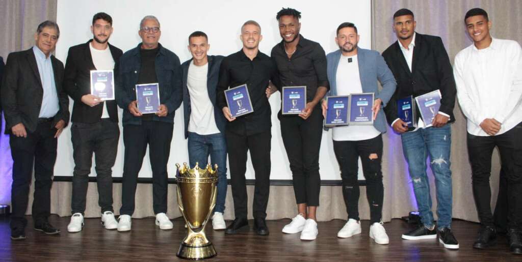 Com apoio do Futebol Interior, FPF e Sindicato de Atletas premiam Seleção do Paulista A2
