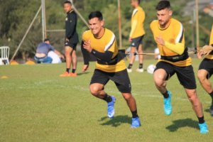 Série C: Figueirense se aproxima de zagueiro e volante para fechar elenco