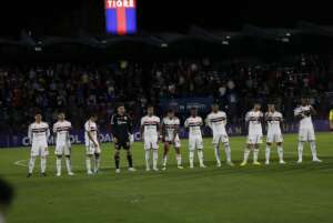 Sul-Americana: Vitória na Argentina não garante São Paulo com 3 zagueiros no futuro