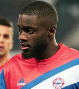 Liga dos Campeões: Upamecano é alvo de ataques racistas após falha em gol sofrido pelo Bayern de Munique