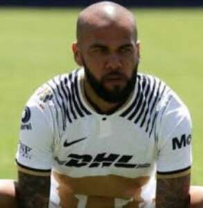 Daniel Alves completa 5 meses na prisão por acusação de estupro e pode ser julgado em outubro