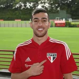 São Paulo rescinde com atacante Pedrinho após mais de 20 dias afastado