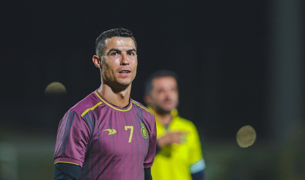 Advogada pede deportação de Cristiano Ronaldo da Arábia Saudita por gesto obsceno