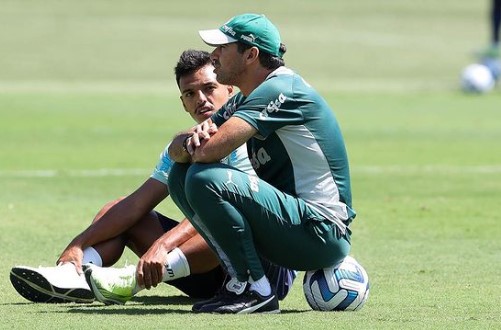 Abel revela arritmia e diz que futebol o deixou com menos cabelo e a barba branca Palmeiras