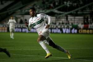 Atacante do Coritiba mira artilharia do Campeonato Brasileiro