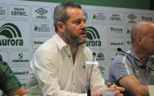 Série B: Argel exalta empate da Chapecoense nos acréscimos e mira G4: 