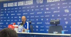 Série B: Após estrear com derrota, técnico do Avaí pode ser demitido na próxima rodada