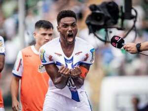 Coritiba tem interesse em Bruno Mezenga, destaque do Água Santa