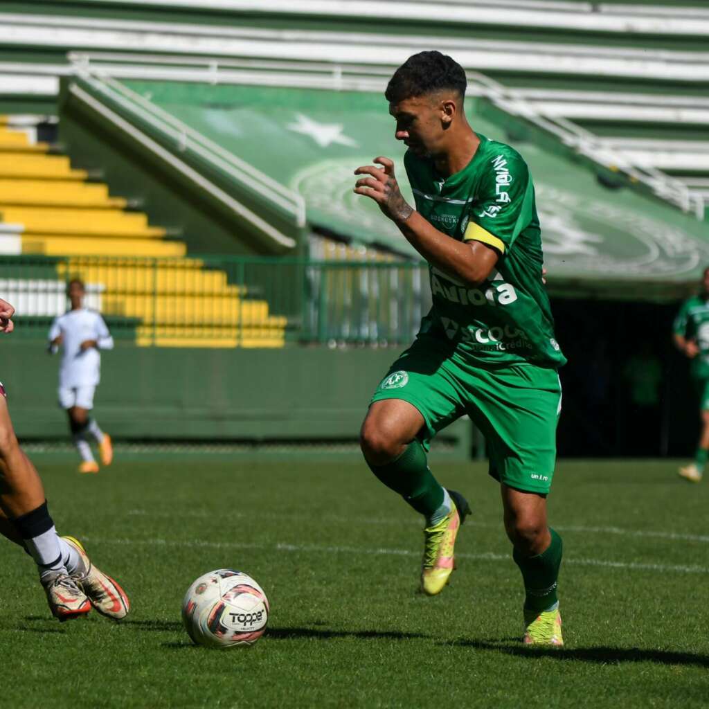 Série B: Argel Fuchs estuda mudanças na Chapecoense
