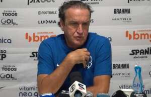 Cuca promete Corinthians com sua cara em 15 dias: 'Pode cobrar'