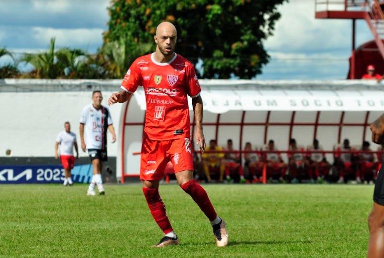 Noroeste renova com Carlão, camisa 9 destaque no Paulista A2