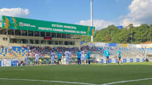 Segundona: Amparo apara arestas com parceiro e segue na competição