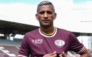 Série D: Ferroviária anuncia lateral-esquerdo do Tocantinópolis-TO