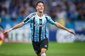 Coritiba fecha com jovem meio-campista do Grêmio