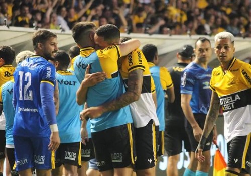 Brusque 0 (0) x 1 (1) Criciúma - Tigre carimba vitória e levanta a taça do Catarinense